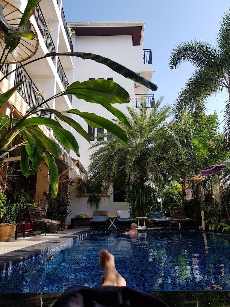 pattaya hotel pool
