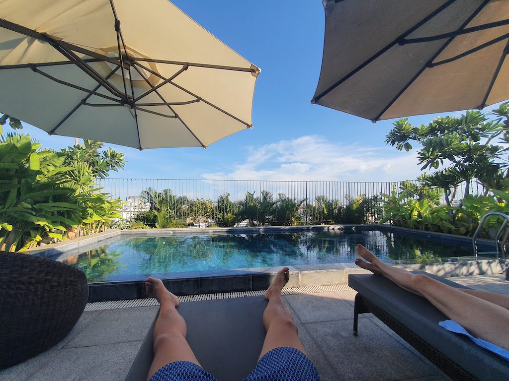 August 2020 - Travel Report - Lockdown in Da Nang is OVER!!! 8 august 2020 pool moon apartment