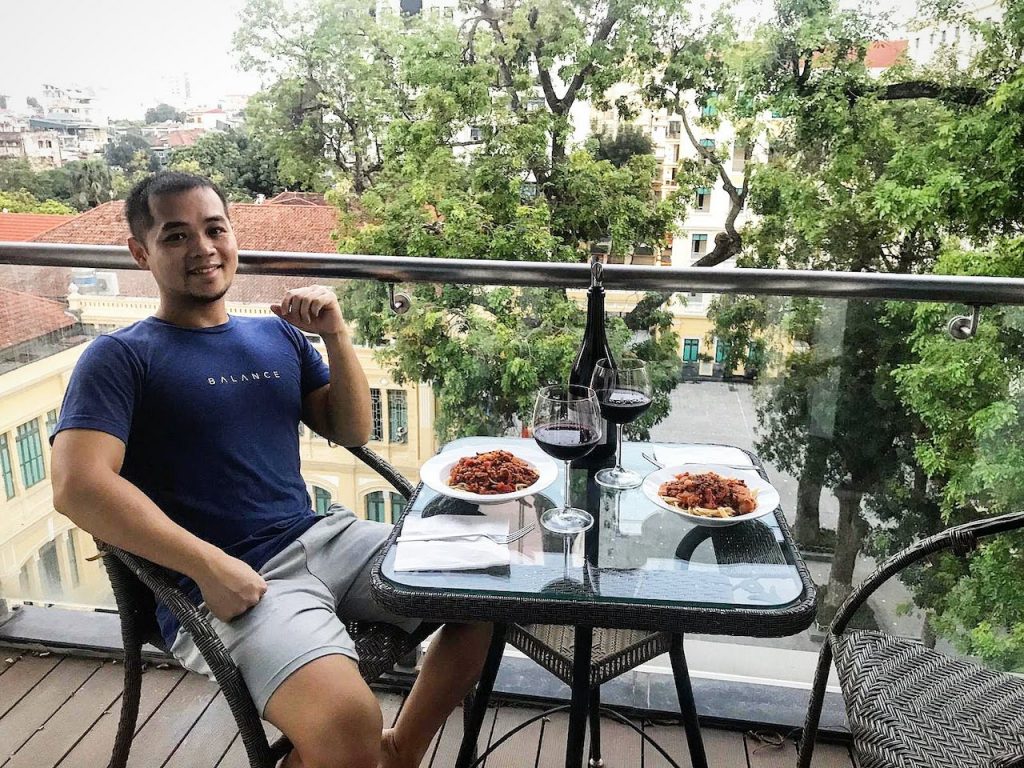 2020 hanoi lockdown march balcony dinner