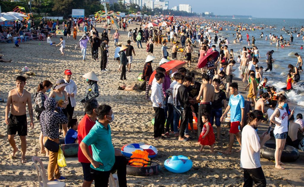 Crowded beaches Vietnam 2