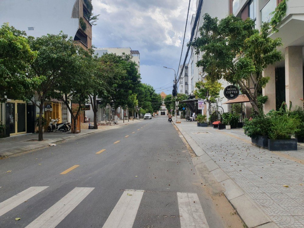 Stuck in Vietnam... 1 empty streets danang lockdown6092284390251448122.