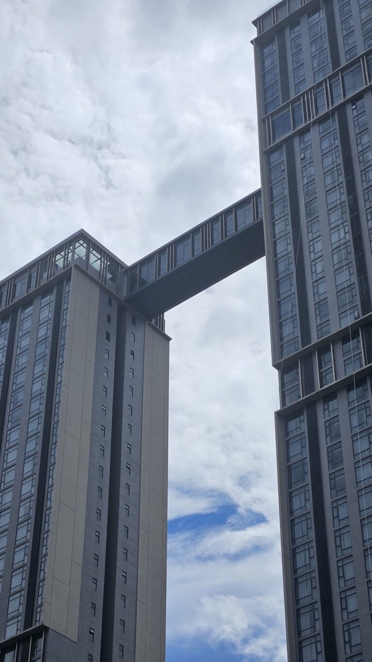 25 Malaysia Kuala Lumpur 2025 Axon Residence sky bridge