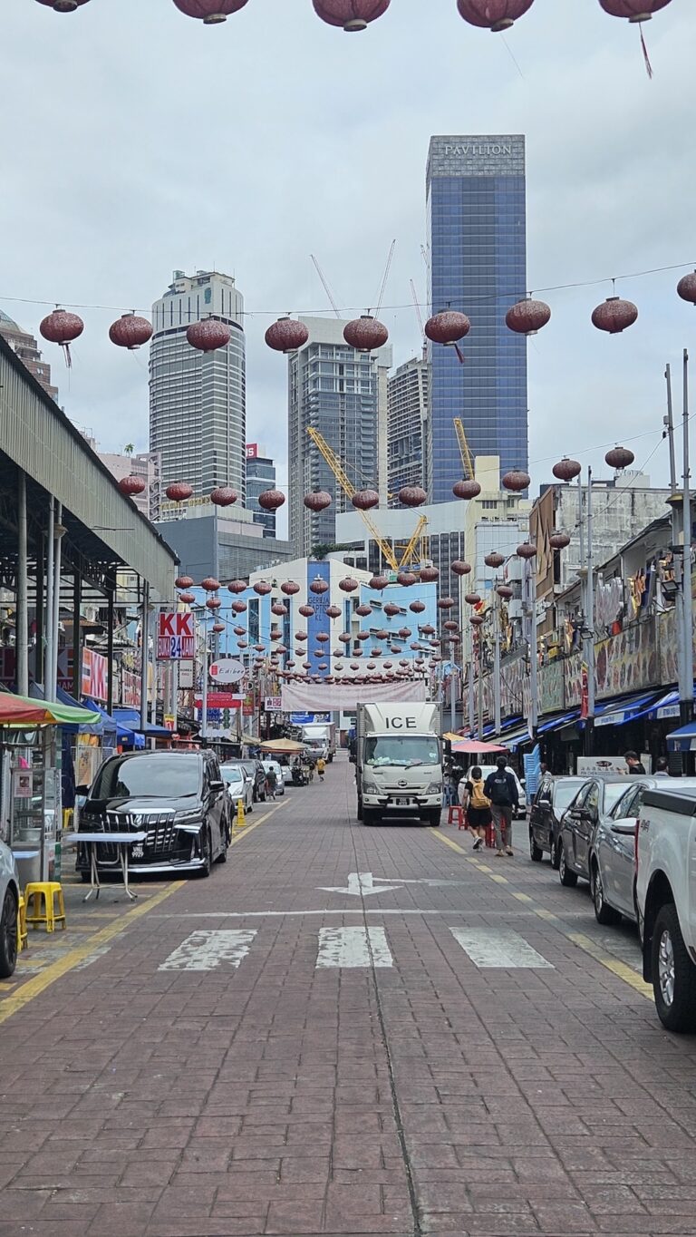 7 Malaysia Kuala Lumpur 2025 Jalan Alor Street at day